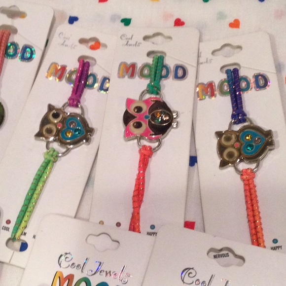 18 pieces little girls jewelry. Unicorn necklaces, mood rings, bracelets, more.. - Picture 1 of 7